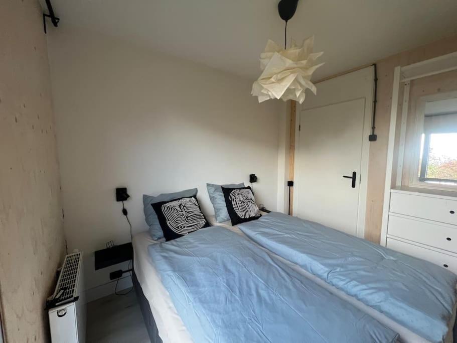 Moderne Bungalow Voor 6 Personen ยูเลียนาดอร์ป ภายนอก รูปภาพ